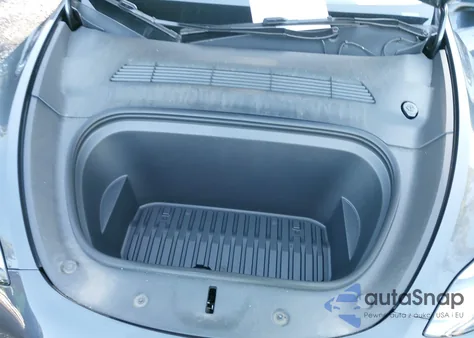 2024 Tesla Model Y Long Range Dual Motor All-Wheel Drive from USA, damaged, VIN 7SAYGDEE2RA274017